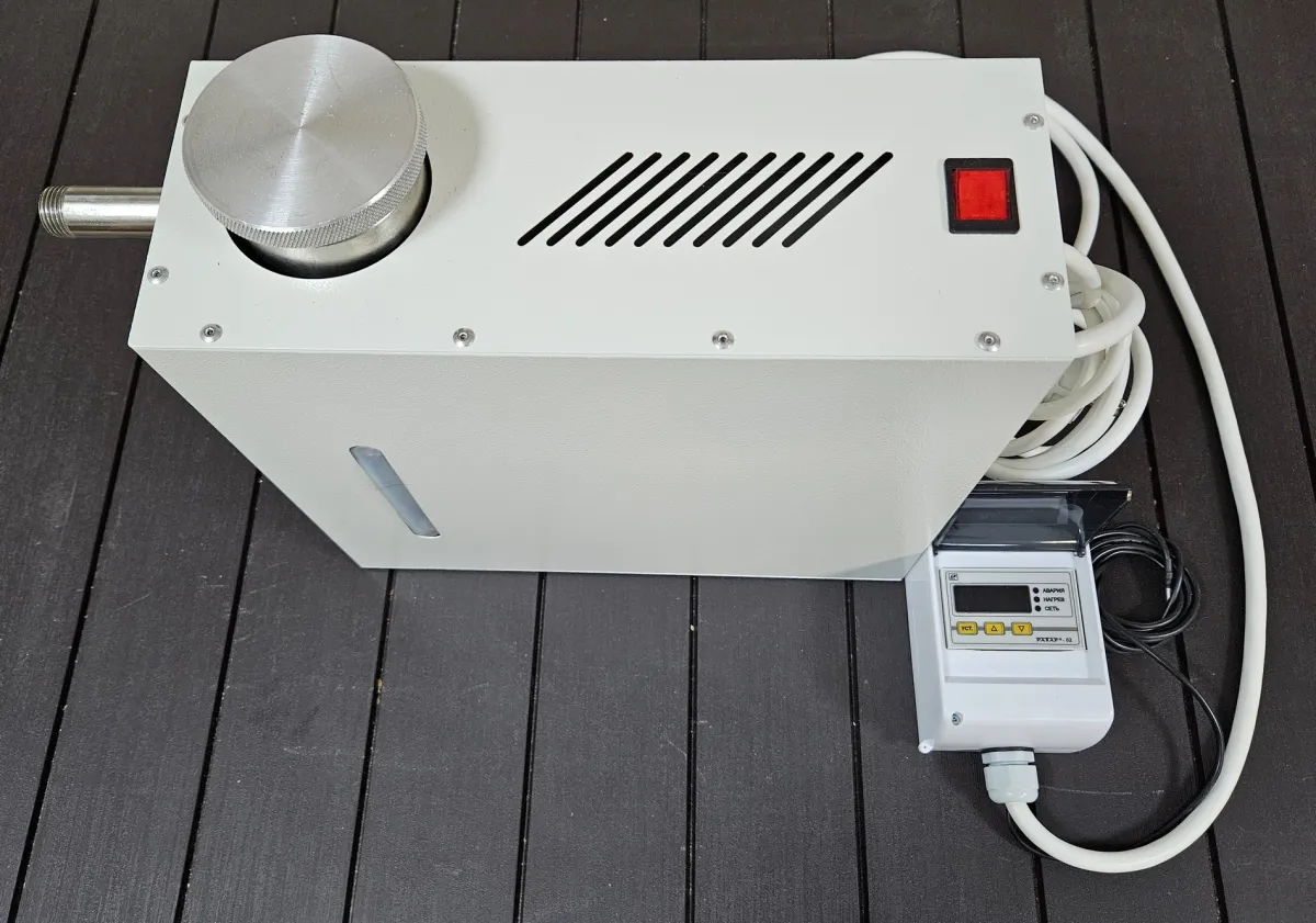 Парогенератор  накопительный, 1,6 кВт с выносным цифровым пультом управления