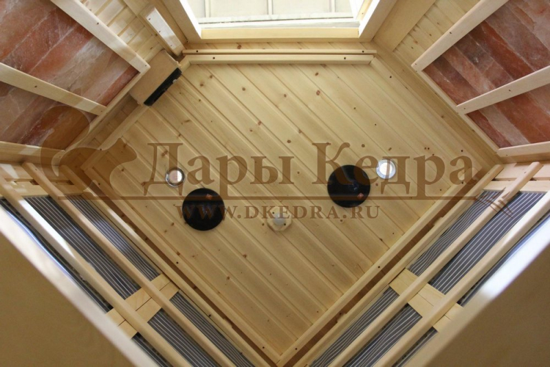 Одноместная угловая инфракрасная сауна кабина из кедра и липы с карбоновыми излучателями